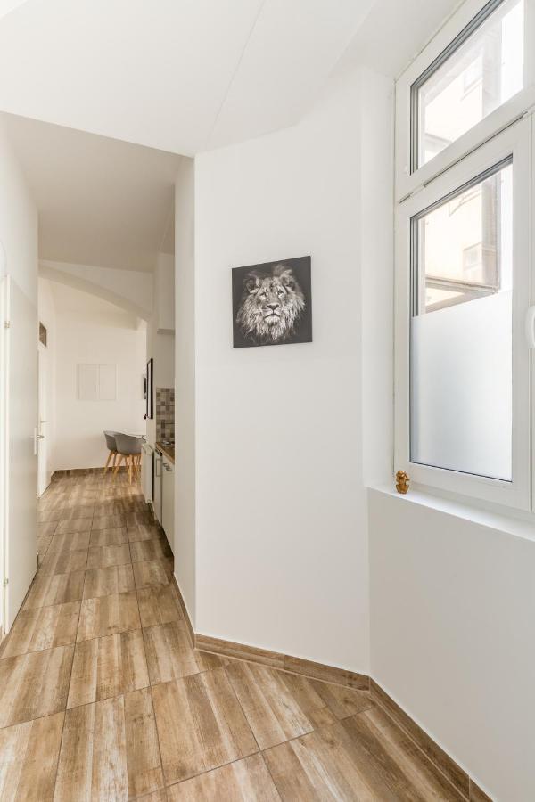 Xxxl Bed/ Free Parking/ Wien