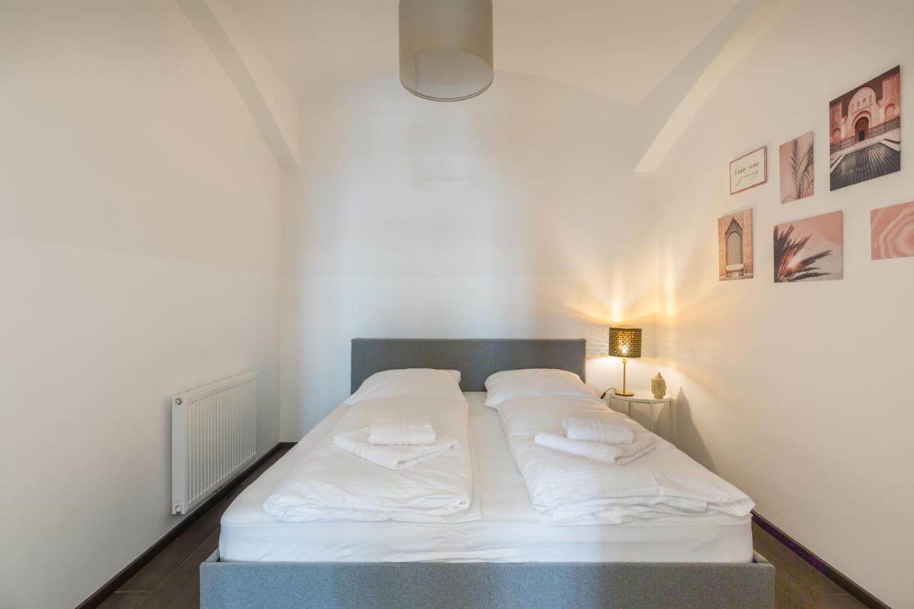 Xxxl Bed/ Free Parking/ Wien